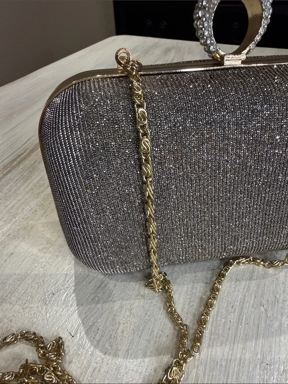 Elegant Sparkle Rhinestone Hard Framed Ring Clutch - Gold Chain